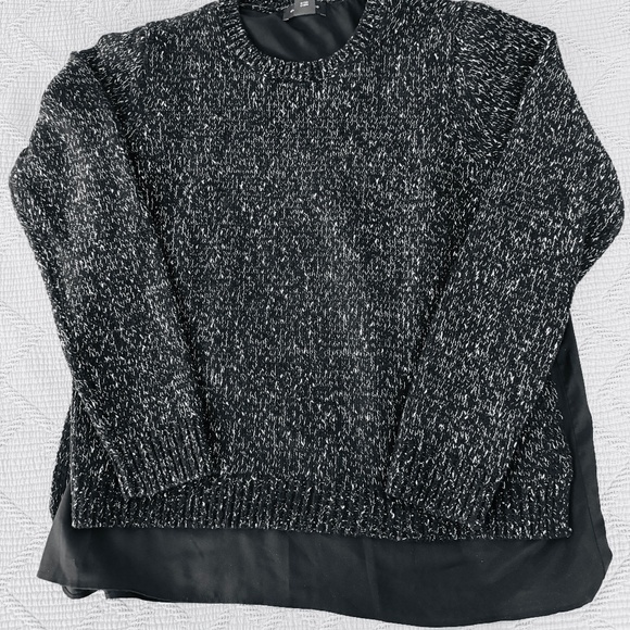 Club Monaco Sweater - Picture 4 of 9